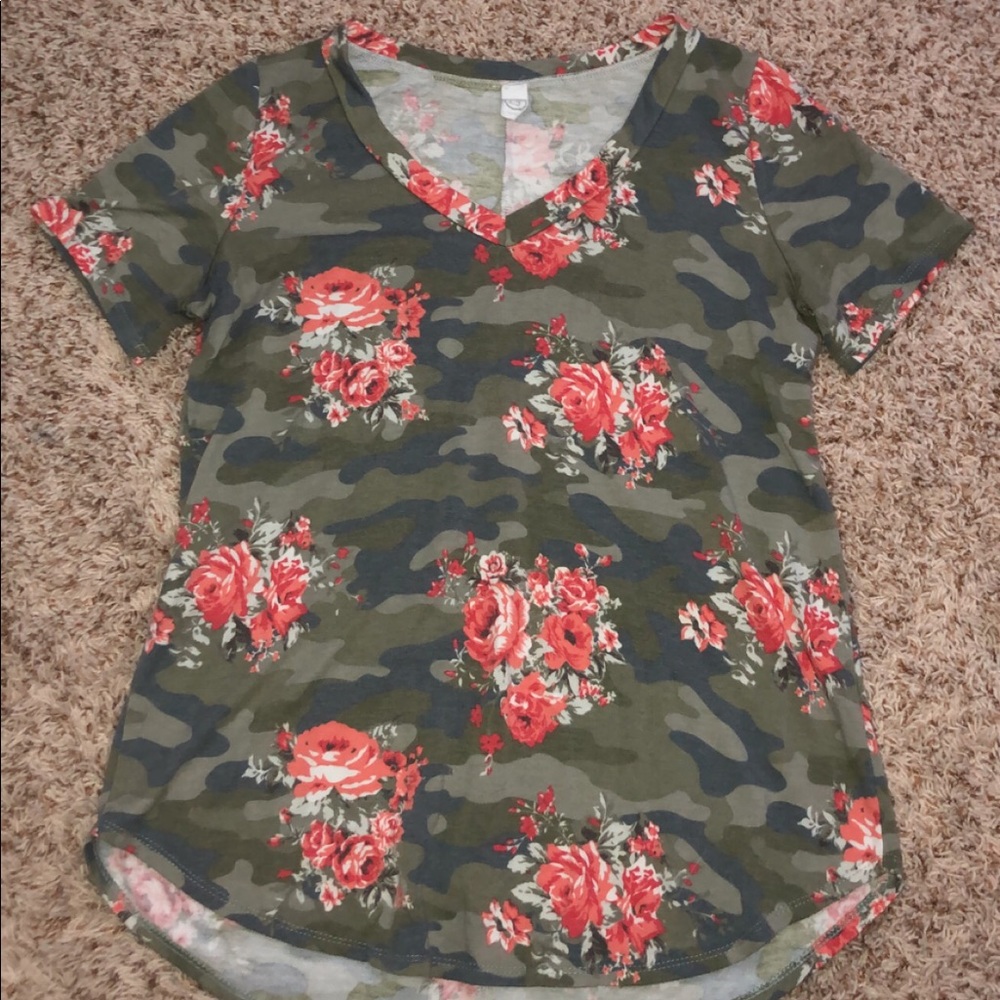 Medium camo floral shirt